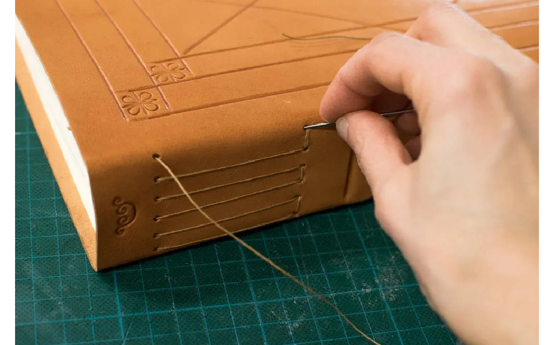 Álbum de fotografías personalizado en piel. Libro de firmas para boda, libro de invitados personalizado. Álbum recién nacido. Regalo de boda 7-1