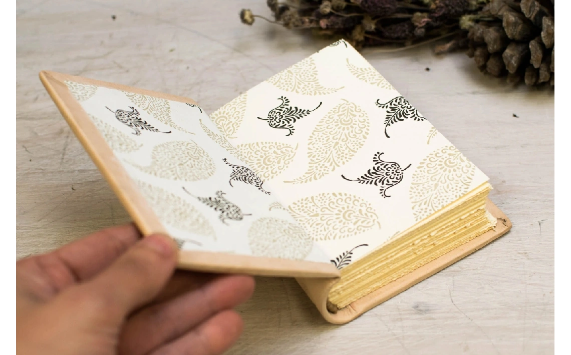 Diario de viaje, diario de a bordo, cuaderno tapa dura, libro de dibujo, cuaderno a7 en piel, regalo de aniversario, regalo para ella (3)