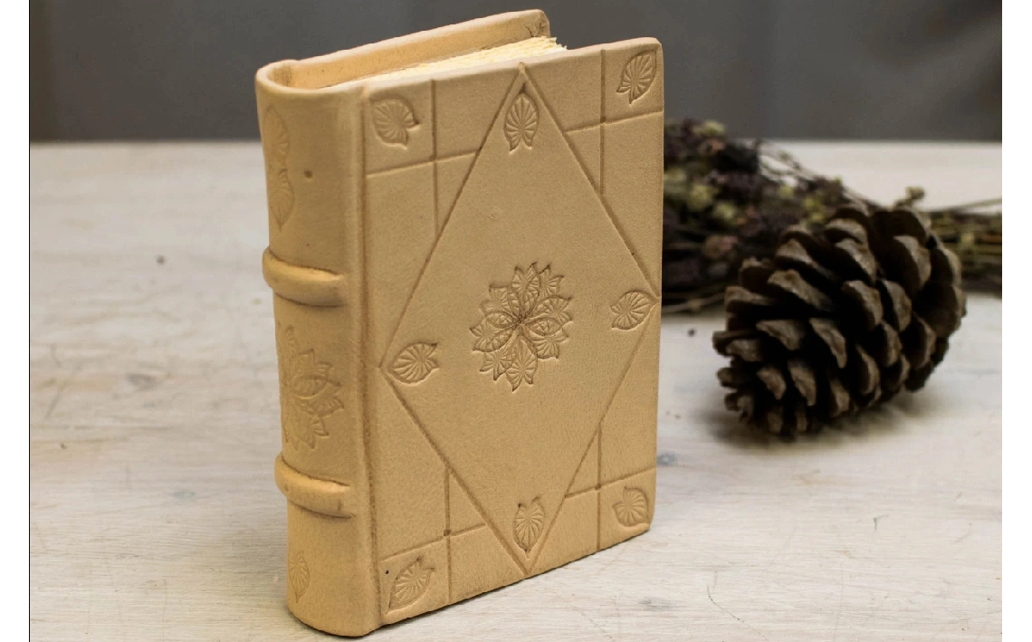 Diario de viaje, diario de a bordo, cuaderno tapa dura, libro de dibujo, cuaderno a7 en piel, regalo de aniversario, regalo para ella (4)