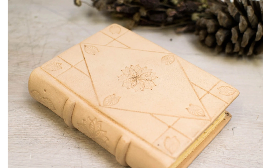 Diario de viaje, diario de a bordo, cuaderno tapa dura, libro de dibujo, cuaderno a7 en piel, regalo de aniversario, regalo para ella (5)