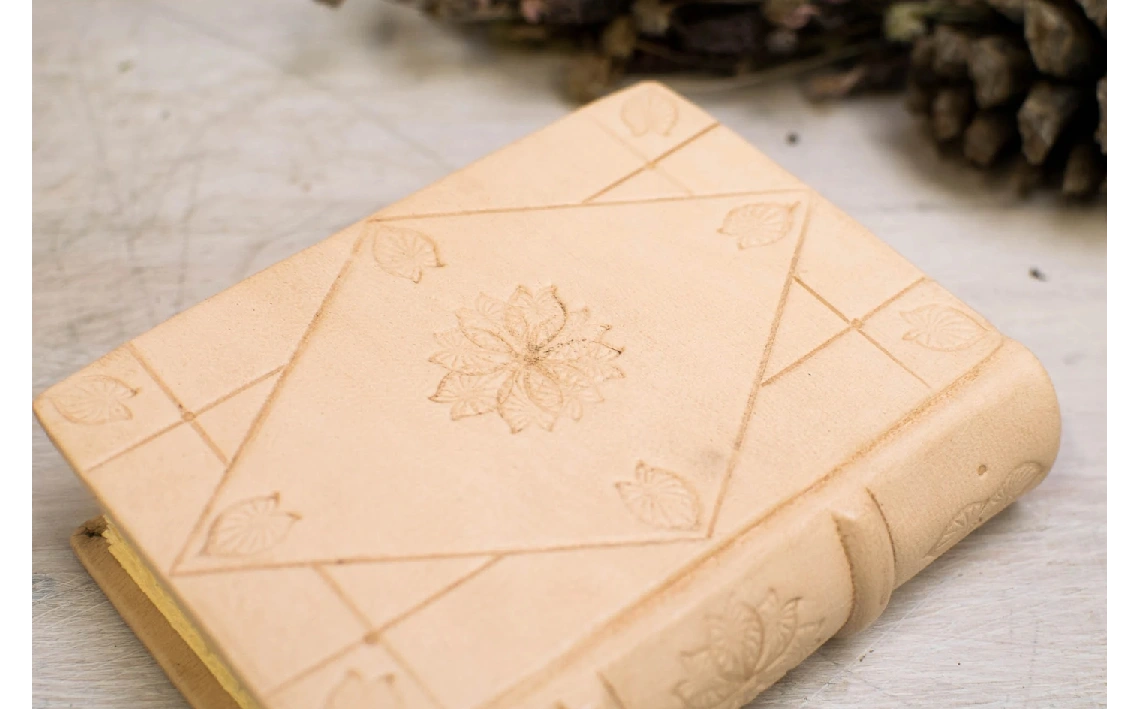 Diario de viaje, diario de a bordo, cuaderno tapa dura, libro de dibujo, cuaderno a7 en piel, regalo de aniversario, regalo para ella (6)