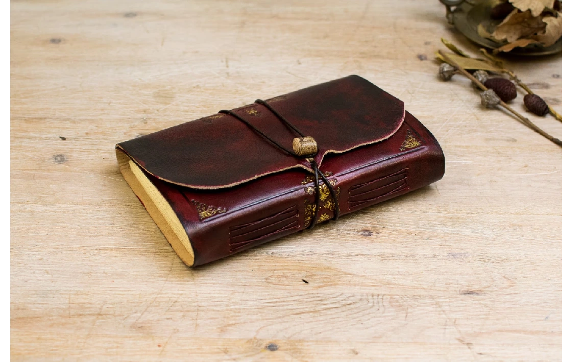 Diario de viajes en piel, libro Art Nouveau, libro de dibujo, cuaderno artesanal rojo, regalo de aniversario, regalo san valentín, A6 7