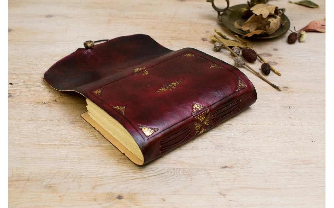 Diario de viajes en piel, libro Art Nouveau, libro de dibujo, cuaderno artesanal rojo, regalo de aniversario, regalo san valentín, A6 9