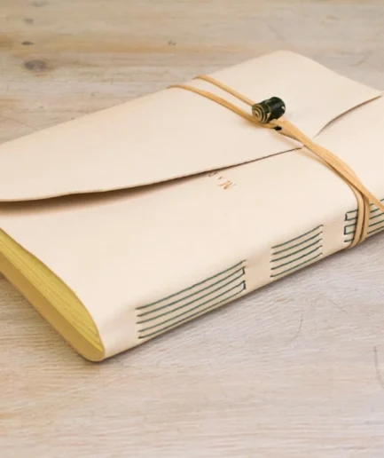 Cuaderno minimalista en piel natural, personalizado,  Meditatio