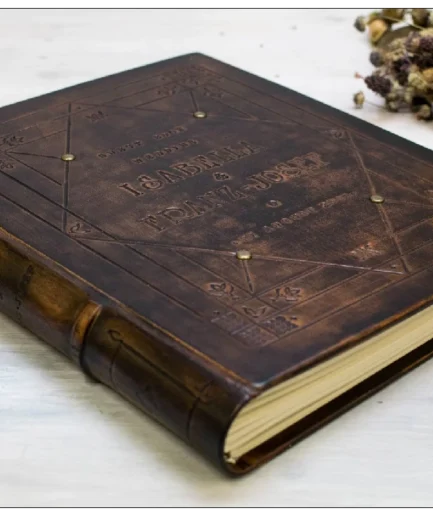 Libro de firmas personalizado en piel, regalo de boda; Celtic Flore