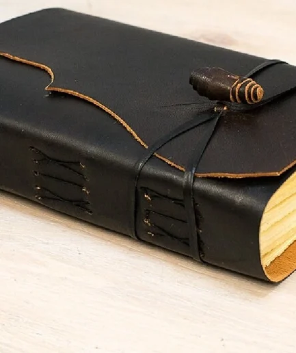 Grimorio personalizado en piel oscura, tapa blanda,  Meditatio Antiqua