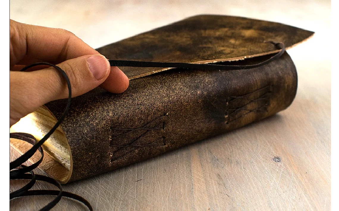 ibro en blanco, diario en piel, acabado envejecido marrón - castaño, cuaderno B6, diario A6 1