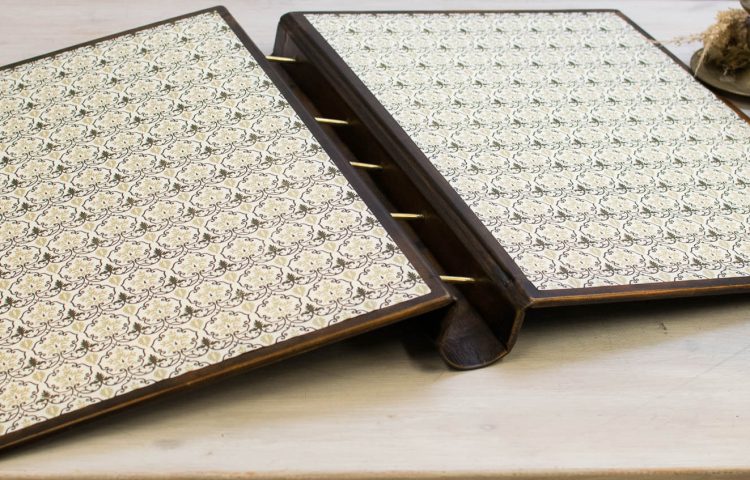 B3 CARPETA TORNILLOS MARRON CELTA (4 de 10)-2 (1)